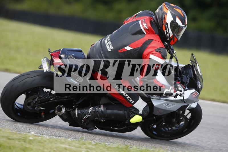 /Archiv-2024/29 12.06.2024 MOTO.CH Track Day ADR/Gruppe blau/74